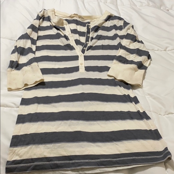 Aeropostale's 3/4 sleeve top - Picture 3 of 5